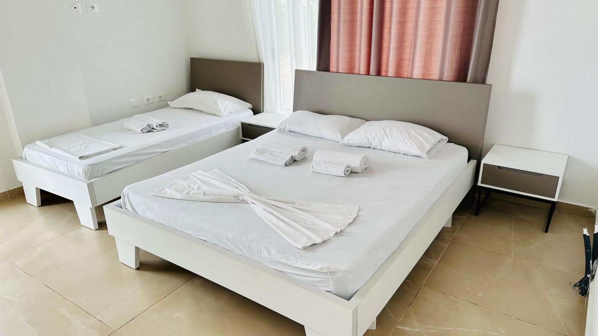 Jico Travel - Villa Colombo Vlorë Exteriör bild