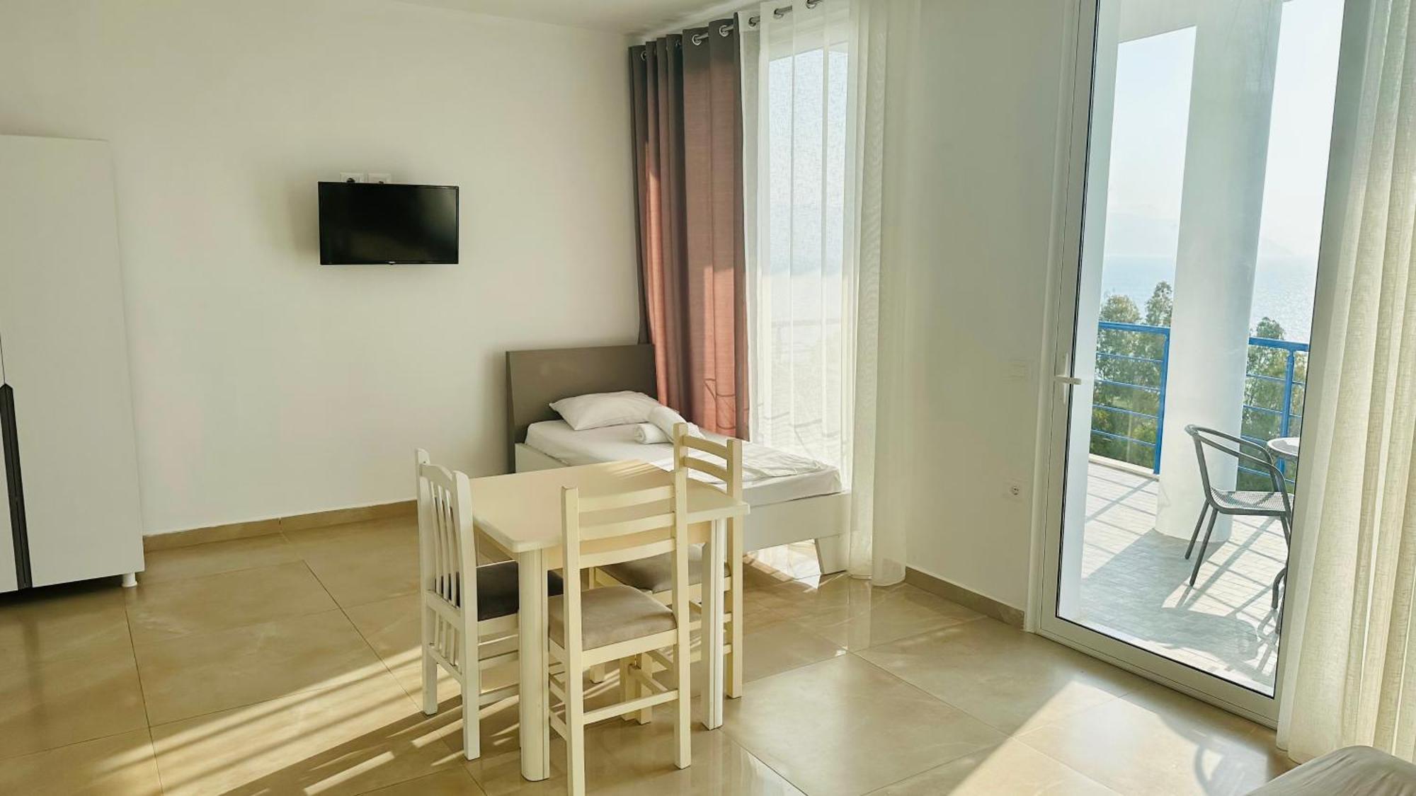 Jico Travel - Villa Colombo Vlorë Rum bild