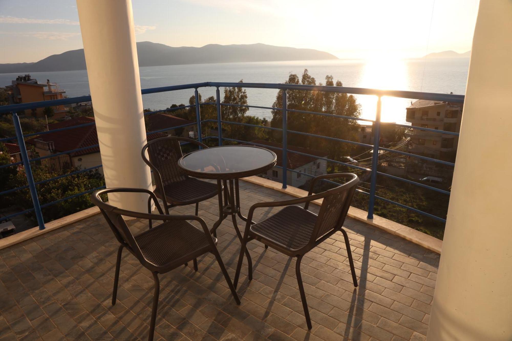 Jico Travel - Villa Colombo Vlorë Rum bild