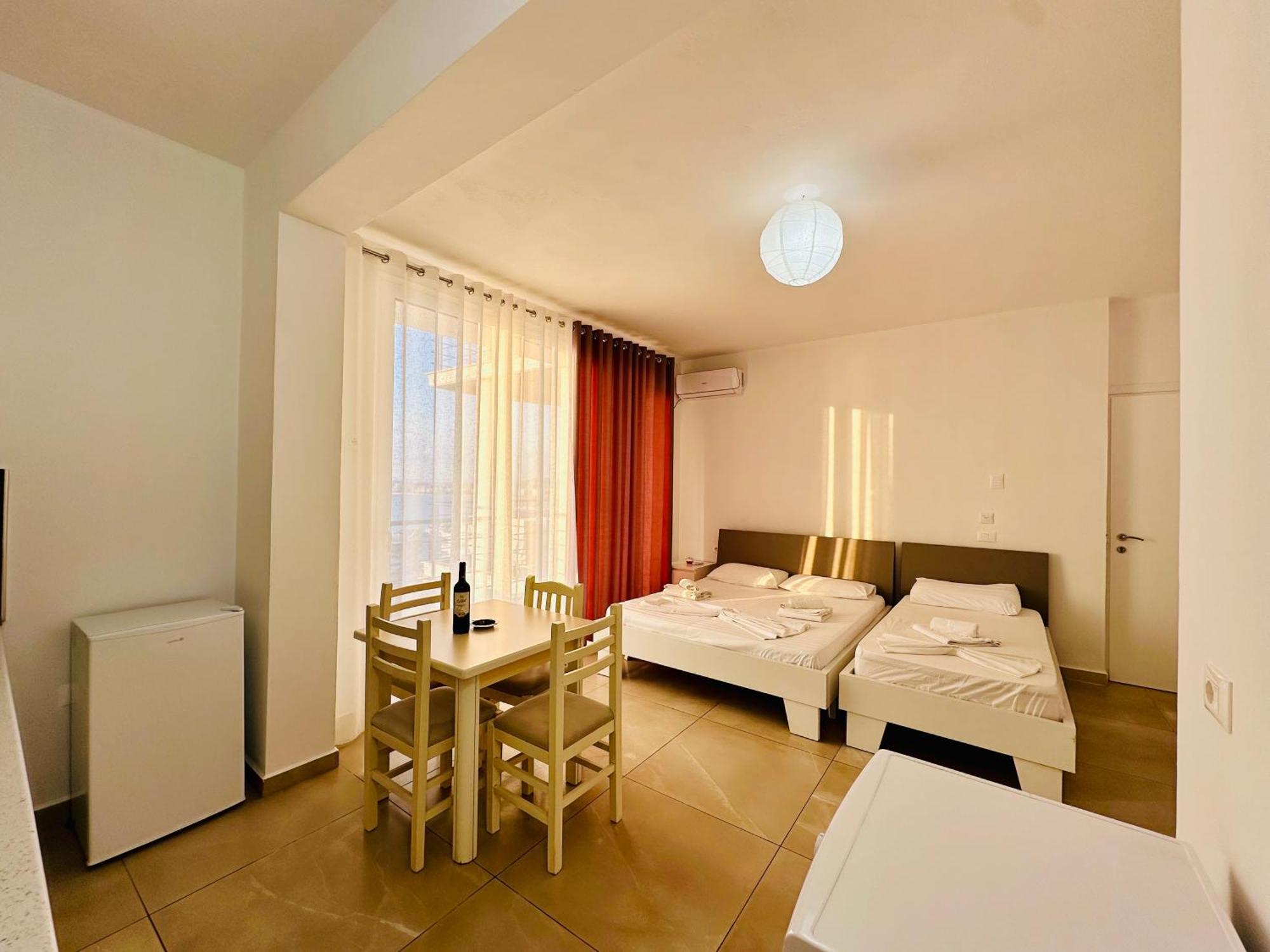 Jico Travel - Villa Colombo Vlorë Rum bild