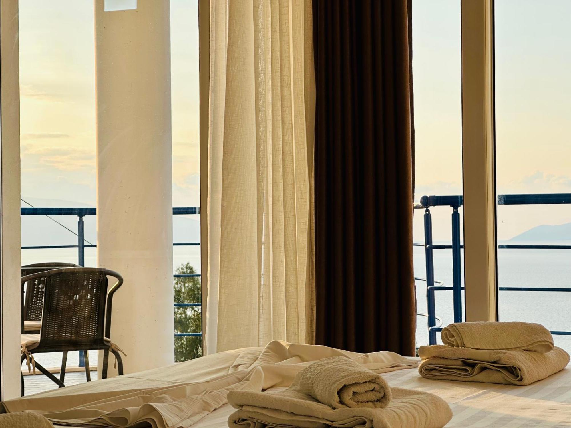 Jico Travel - Villa Colombo Vlorë Exteriör bild